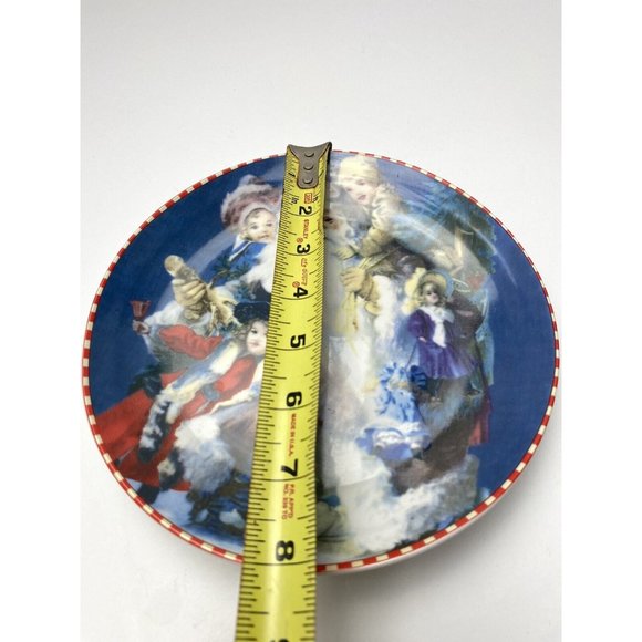 Vintage Christmas Plate Decor Santa and Children Decor Plate Holiday Themed - Picture 2 of 8